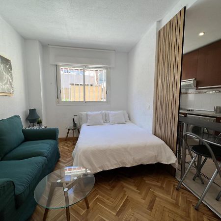 Estudio Madrid Lägenhet Exteriör bild