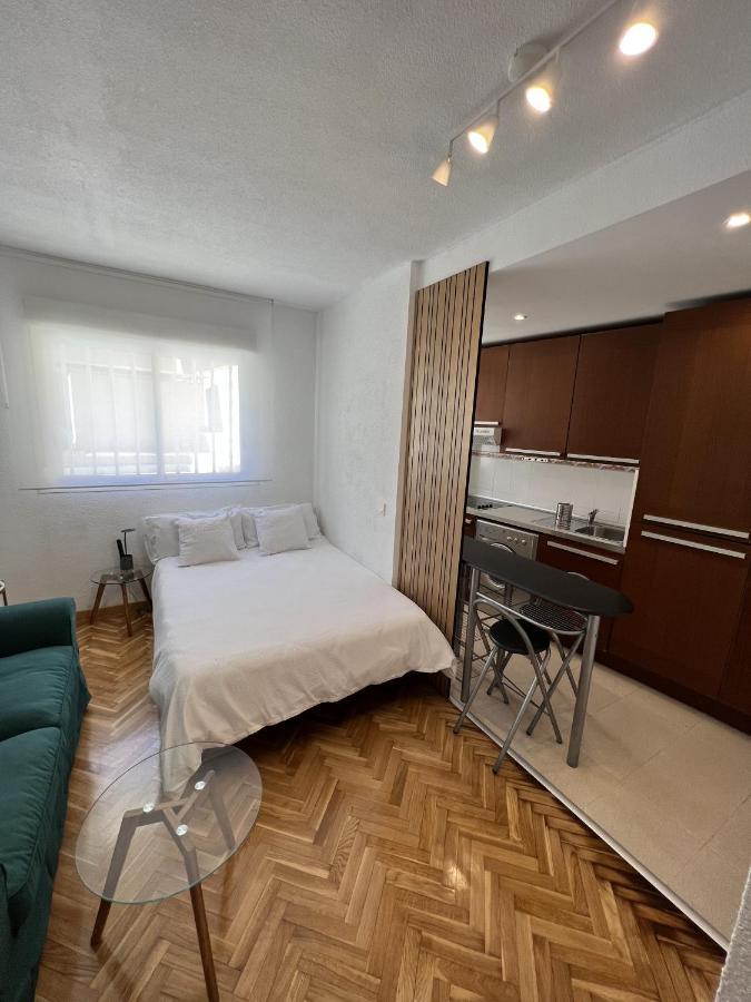 Estudio Madrid Lägenhet Exteriör bild