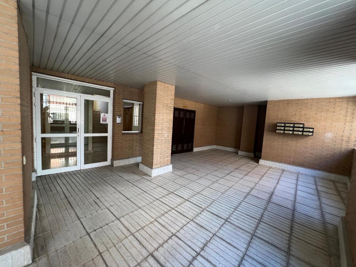Estudio Madrid Lägenhet Exteriör bild